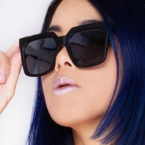 Elegant Black Oversized Sunglasses